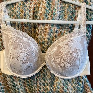 Beautiful Lace Plunge Bra - new; never worn